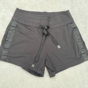 Athleta Metro Downtown 4” Short Black Size XS Medium #405662